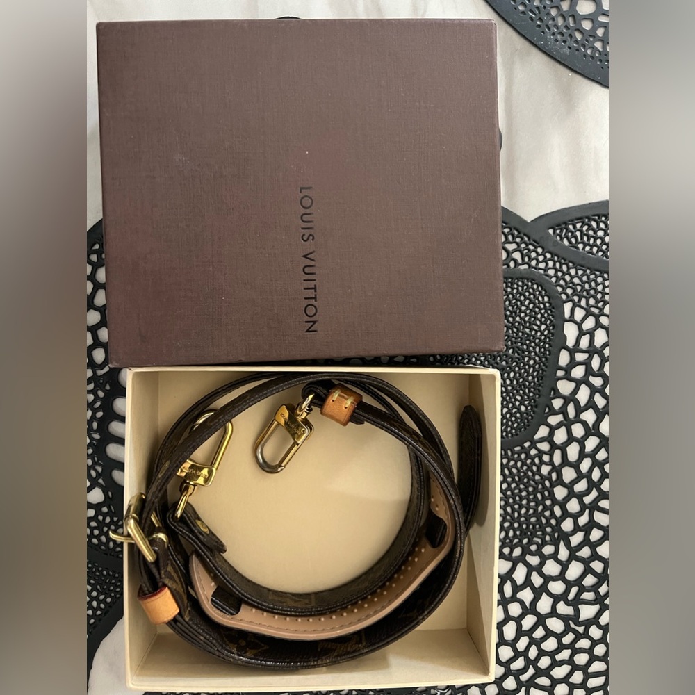 LV adjustable strap